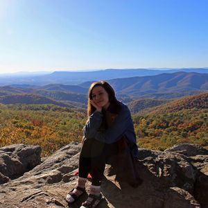 Meet your Posher, Caitlyn